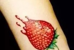 手上有纹身的网红吃瓜,揭秘娱乐圈幕后真相